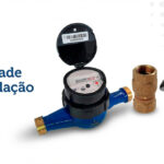 Hidrômetros, conexões, válvulas e tubulações precisam trabalhar de forma integrada para garantir medição correta, segurança e durabilidade do sistema.